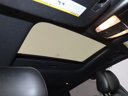 Used 2017 Jeep Grand Cherokee Altitude image 10