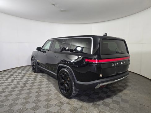 Used 2023 Rivian R1S Launch Edition image 3