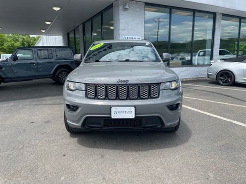 Used 2021 Jeep Grand Cherokee Laredo X AWD/4WD image 2