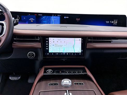 Used 2025 Lincoln Navigator Reserve AWD/4WD image 12