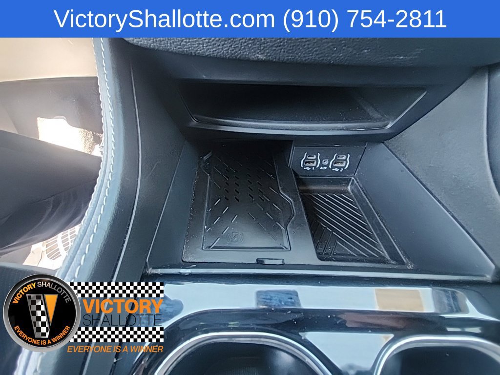 Used 2025 Chrysler Pacifica Limited FWD image 14