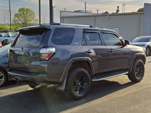 Used 2019 Toyota 4Runner SR5 Premium image 4