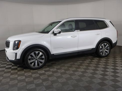 Used 2020 Kia Telluride EX w/ EX Premium Package image 21