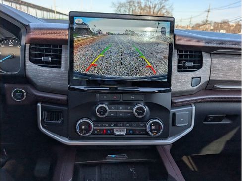 Used 2023 Ford Expedition Max Limited image 23