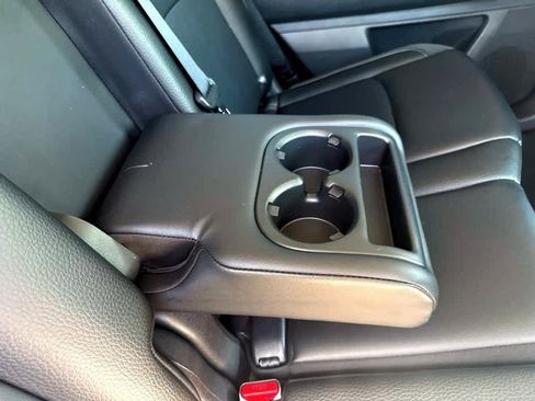 Used 2025 Nissan Pathfinder SL AWD/4WD image 13