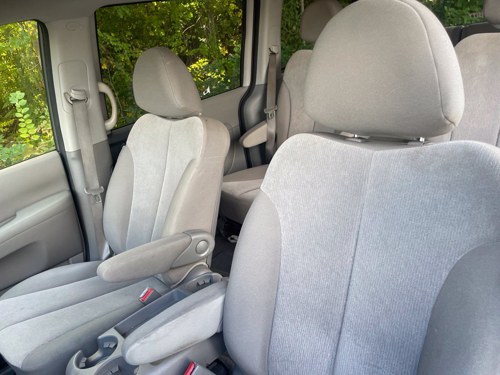 Used 2012 Kia Sedona LX w/ PWR Pkg FWD image 12