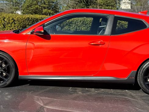 Used 2019 Hyundai Veloster Turbo R-Spec image 2