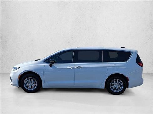New 2026 Chrysler Pacifica Select FWD image 8