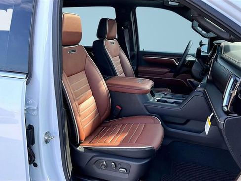 New 2026 GMC Sierra 2500 Denali Ultimate w/ LPO, Black Badging Package AWD/4WD image 10