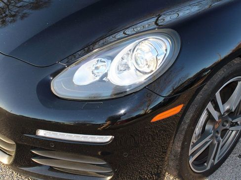 Used 2014 Porsche Panamera S image 10