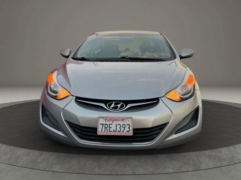 Used 2015 Hyundai Elantra SE image 3