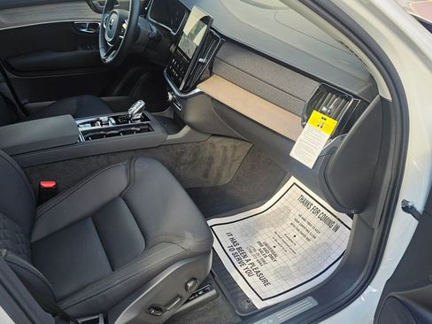 Certified 2025 Volvo XC90 T8 Plus w/ Protection Package Premier image 12