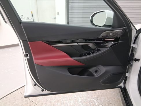 New 2026 BMW 530i xDrive w/ M Sport Package AWD/4WD image 18