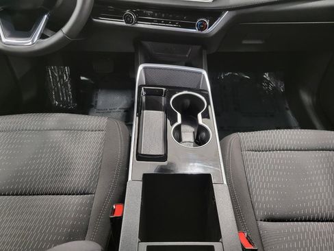 Used 2025 Chevrolet Equinox LT image 17