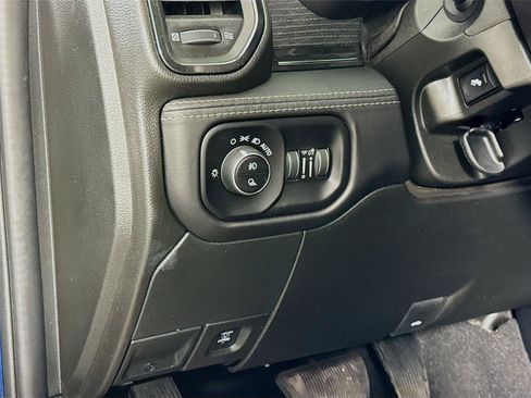 Used 2024 RAM 3500 Limited AWD/4WD image 6