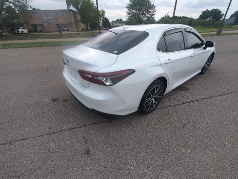 Certified 2023 Toyota Camry XLE FWD image 5