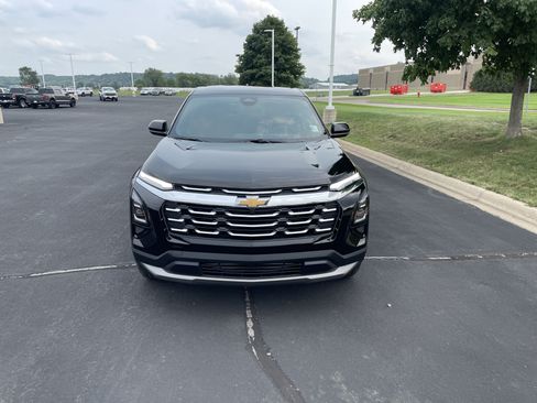Used 2026 Chevrolet Equinox LT w/ LPO, Floor Liner Package AWD/4WD image 8