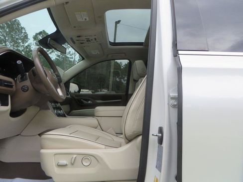 Used 2023 GMC Yukon Denali AWD/4WD image 11