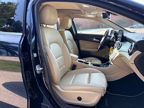 Used 2017 Mercedes-Benz GLA 250 4MATIC image 27