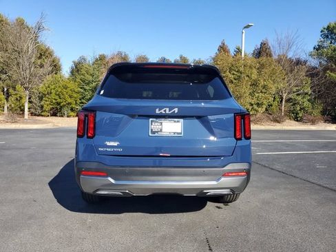 Certified 2025 Kia Sorento S w/ Panoramic Sunroof Package FWD image 4