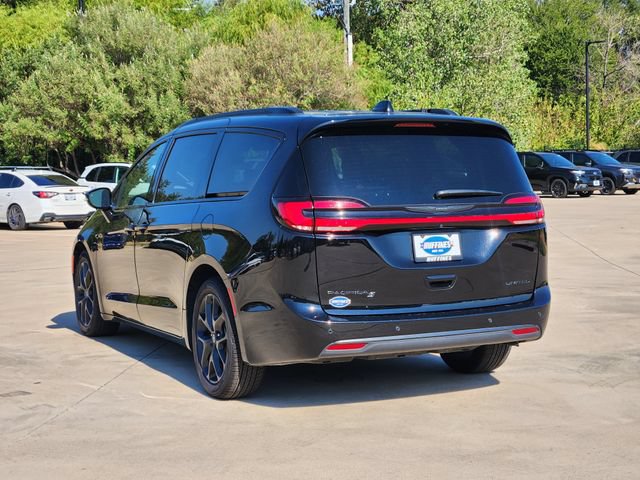 Used 2025 Chrysler Pacifica Limited FWD image 5