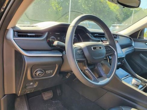 Used 2023 Jeep Grand Cherokee L Limited image 15