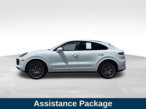 Used 2022 Porsche Cayenne S AWD/4WD image 2