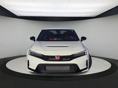 Used 2023 Honda Civic Type R image 2