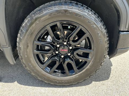 Used 2024 GMC Sierra 1500 Pro w/ Graphite Edition AWD/4WD image 17