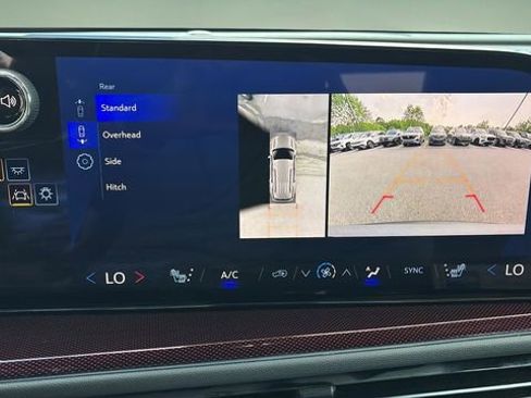 Used 2025 Chevrolet Traverse Z71 w/ Driver Confidence Package AWD/4WD image 27
