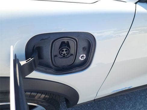 Certified 2024 Ford Mustang Mach-E Select w/ Comfort Package Lite image 10