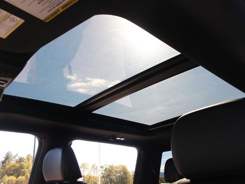 Used 2022 Ford F250 Lariat w/ Chrome Package image 33