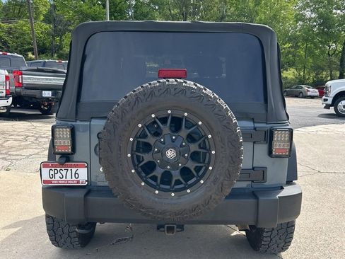Used 2015 Jeep Wrangler Sport AWD/4WD image 4