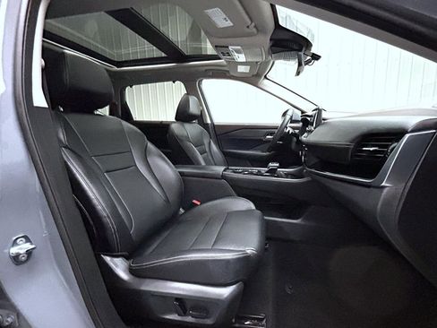 Used 2023 Nissan Rogue SL w/ SL Premium Package image 15