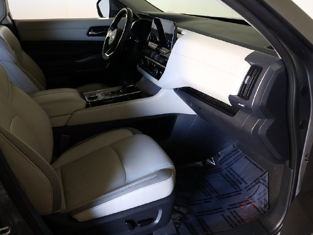 Used 2022 Nissan Pathfinder SL AWD/4WD image 36