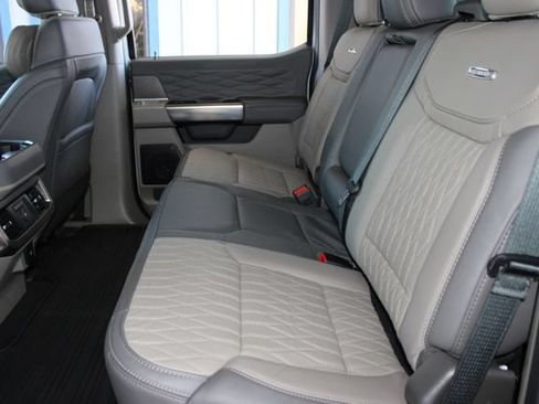 Used 2025 Ford F450 Platinum w/ Platinum Plus Package AWD/4WD image 29