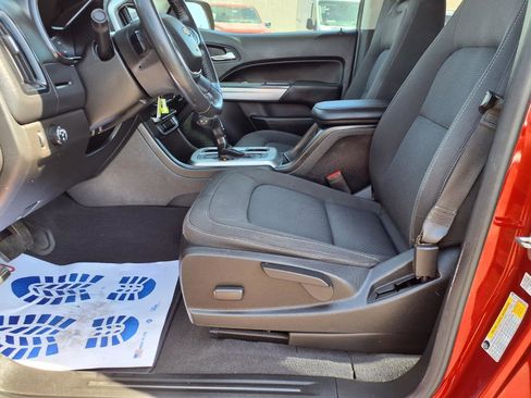 Used 2021 Chevrolet Colorado LT w/ Safety Package RWD image 23