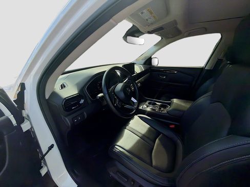 Used 2023 Honda Pilot Touring image 9