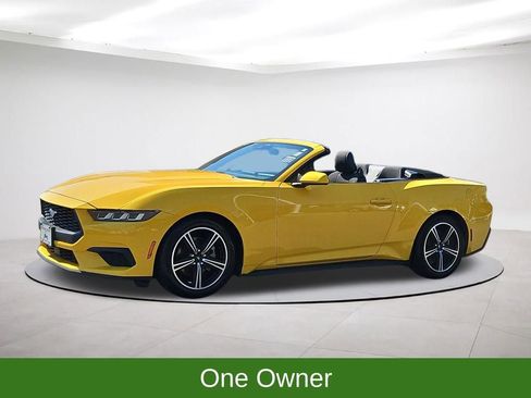 Used 2024 Ford Mustang Convertible image 3