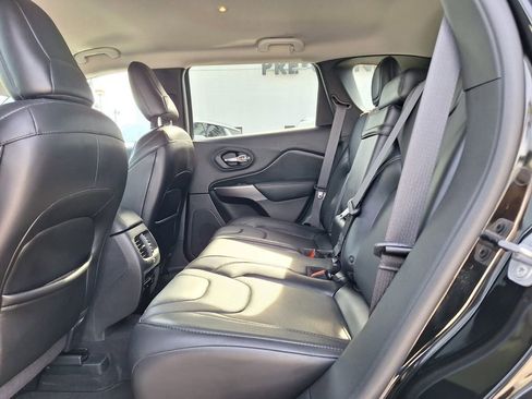 Used 2019 Jeep Cherokee Limited image 10