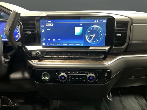 Used 2023 Chevrolet Silverado 1500 RST w/ Z71 Off-Road Package image 8