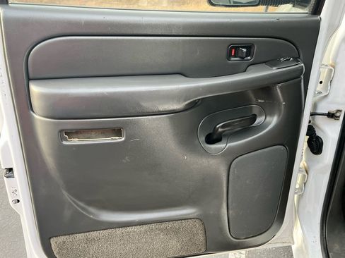 Used 2005 Chevrolet Silverado 3500 LS w/ Skid Plate Package image 16