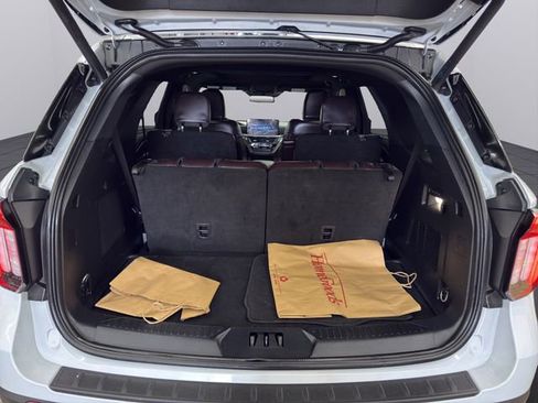 Used 2025 Ford Explorer Platinum w/ LUX Leather Package image 20