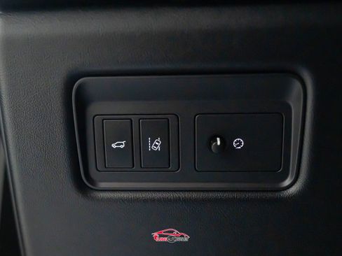 Used 2017 Land Rover Range Rover Long Wheelbase Supercharged image 42