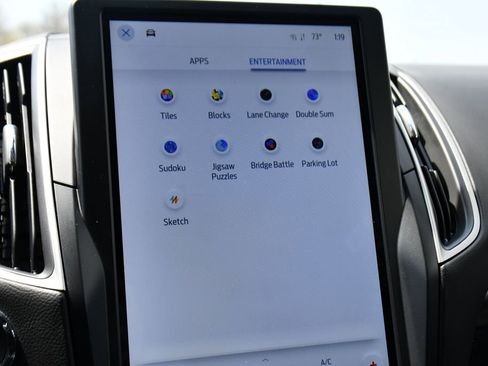 Used 2024 Ford Edge SEL w/ Convenience Package image 35