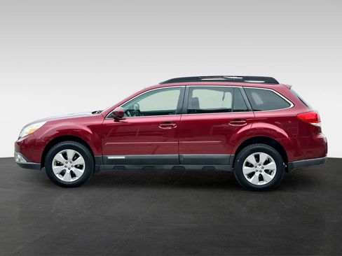 Used 2011 Subaru Outback 2.5i Limited image 4