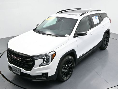 Used 2023 GMC Terrain SLT w/ Elevation Edition image 44