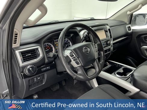 Used 2018 Nissan Titan SV w/ SV Convenience Package image 12
