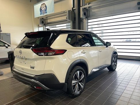 Used 2023 Nissan Rogue SL w/ SL Premium Package image 9