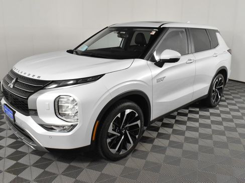 Used 2024 Mitsubishi Outlander SE image 10